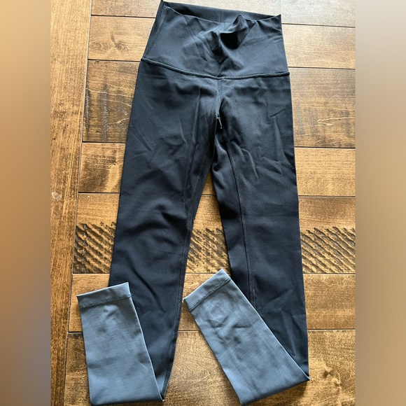 Lululemon Size 4 Leggings - Picture 1 of 1